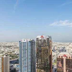  Apartment Luxury Retreat, & Sea Views, Metro Nearby